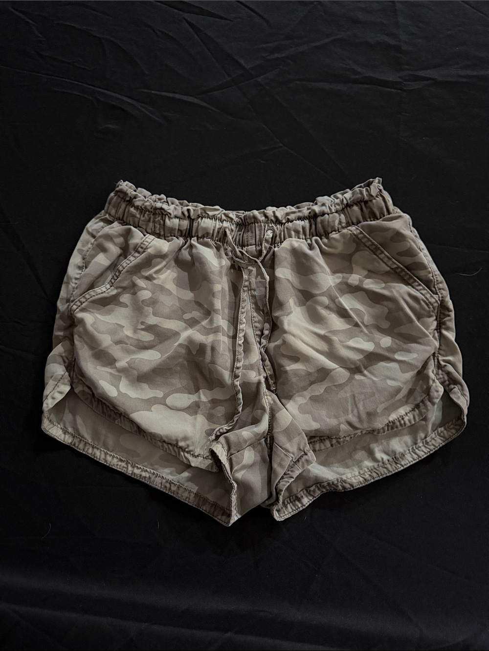 American Eagle Outfitters Taupe Camo Drawstring Athletic Shorts
